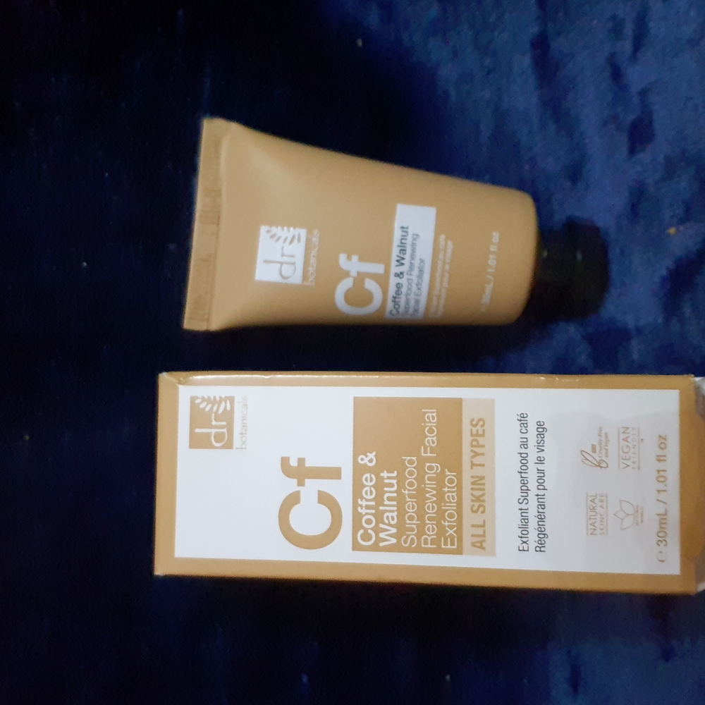 Dr Botanicals - Coffee & Walnut Superfood Renewing Facial Exfoliator